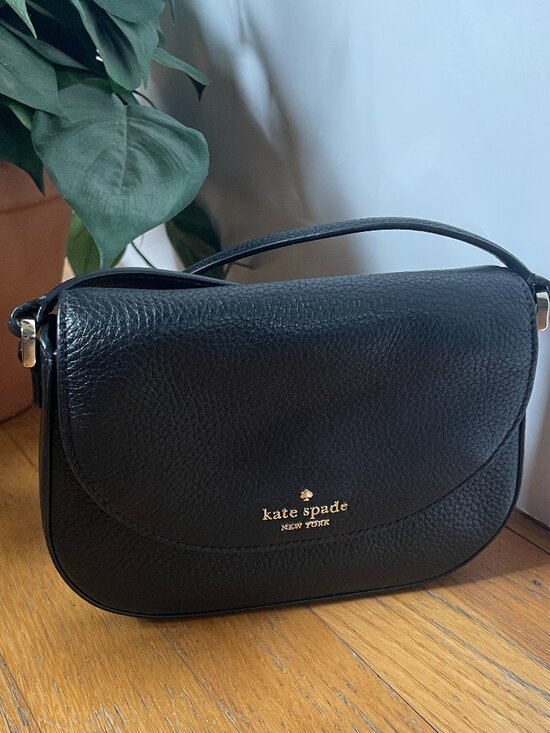 kate spade Handbags - Kate Spade Leila Mini Flap Crossbody bag Black